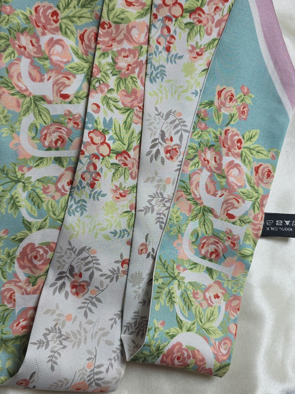 Gucci Spring Twilly - Picture 4 of 4